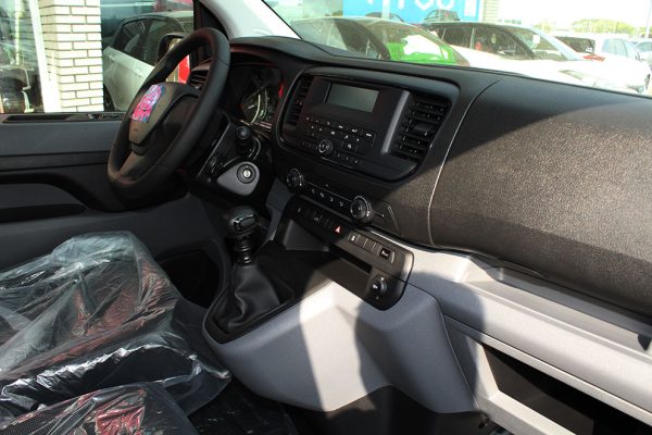 Toyota Proace Panel Van 2.0 D-4D hosszú modell Active felszereltséggel, fehér színben a Toyota Hering Márkakereskedésben